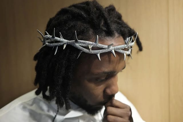 DURING HEADLINING GLASTONBURY SET, KENDRICK LAMAR MAKES A STRONG Statement FOR WOMEN'S RIGHTS.